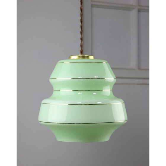 Image 1 of Lampe suspendue en verre vert et laiton du Mid Century