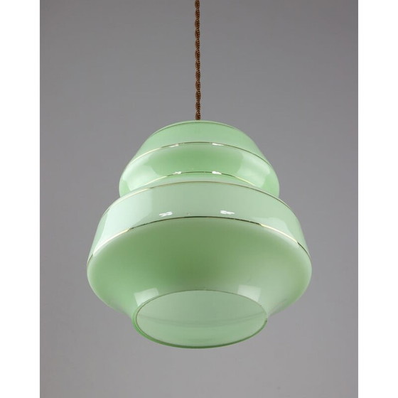 Image 1 of Lampe suspendue en verre vert et laiton du Mid Century