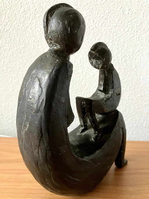 Statue moderne en bronze - Mère et enfant.