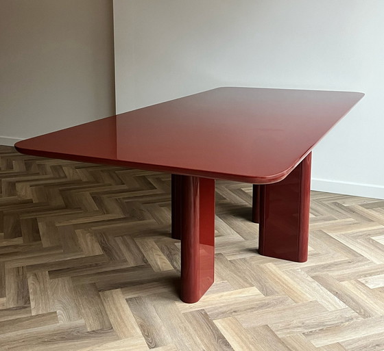 Image 1 of Gabrielle Paris Joe Table de salle à manger rectangulaire Bourgogne, bois laqué rouge