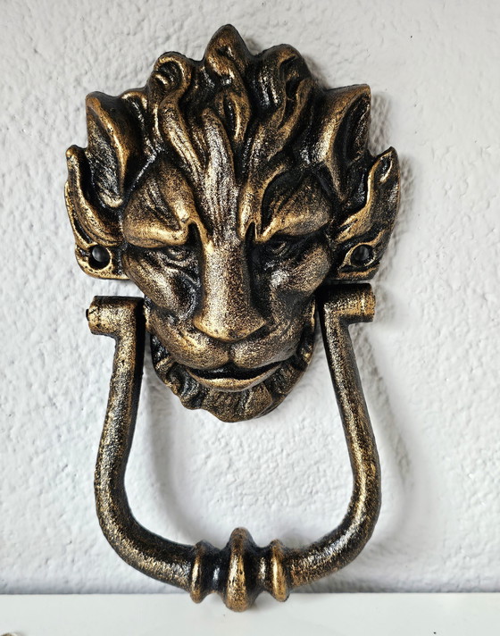 Image 1 of Nouveau heurtoir de porte moderne tête de lion