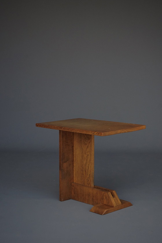 Image 1 of Petite table d'appoint moderniste du Mid Century