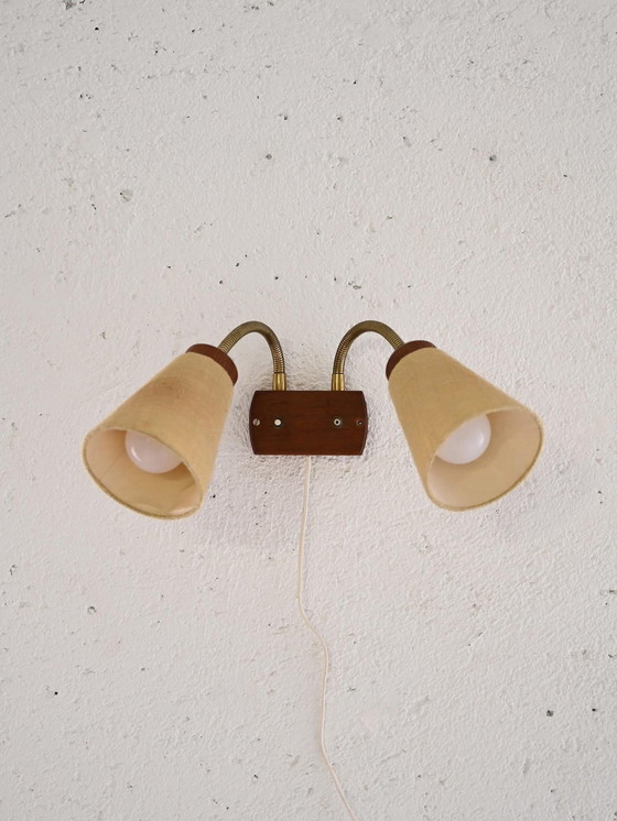 Image 1 of Applique murale double vintage scandinave avec bras réglable en or et abat-jour en tissu