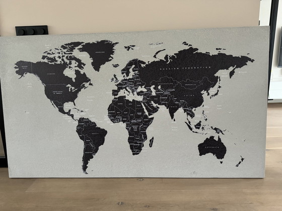 Image 1 of Carte du monde BoConcept