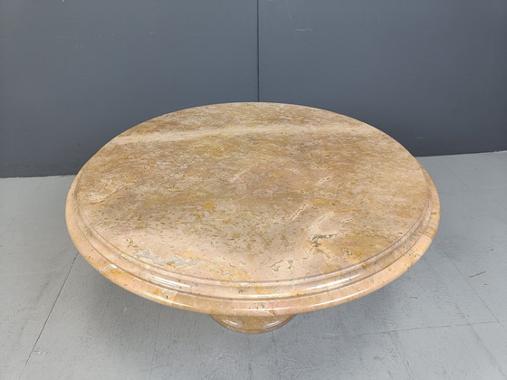 Image 1 of Table basse ronde en marbre italien, 1960S