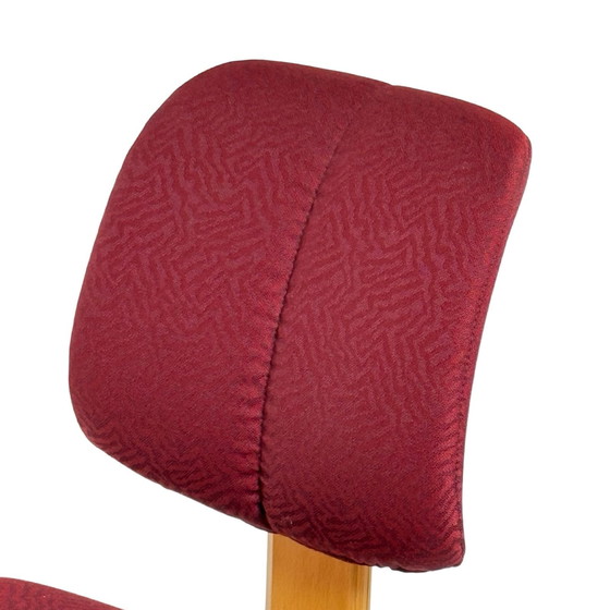 Image 1 of Peter Opsvik - Stokke - Thatsit (Design Form 1991) Chaise à bascule ergonomique - Chêne clair et tapisserie rouge