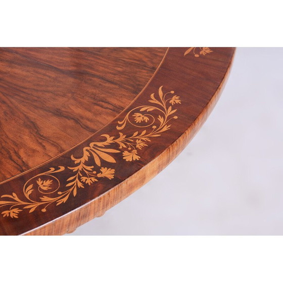 Image 1 of Table ronde pliante en noyer Biedermeier autrichien, années 1820