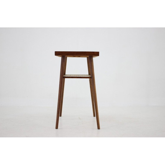 Image 1 of Table d'appoint vintage en bois de chêne ,Tchécoslovaquie années 1960