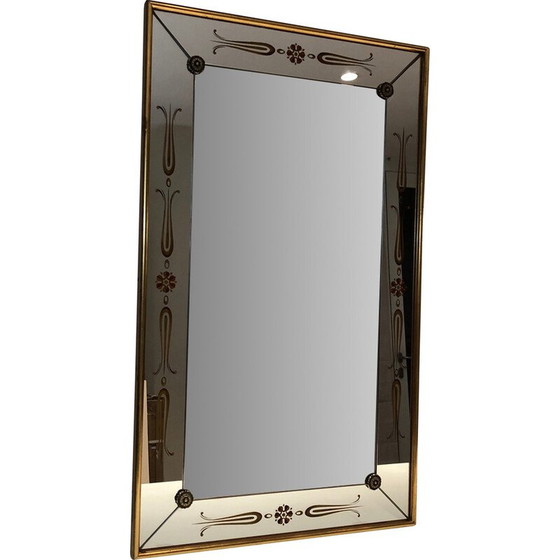 Image 1 of Miroir vintage gravé avec des décorations dorées et rouges, 1970
