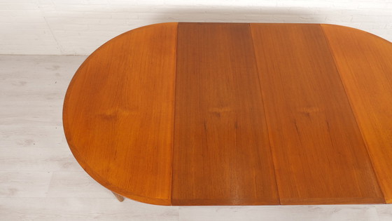 Image 1 of Table à manger ronde vintage