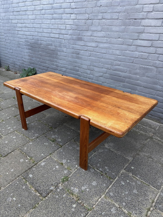 Image 1 of Table basse danoise vintage en teck Niels Bach