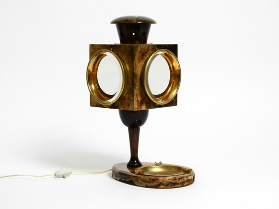 Image 1 of Magnifique grande lampe de table italienne Mid Century d'Aldo Tura conçue comme une lanterne et dotée d'un cendrier