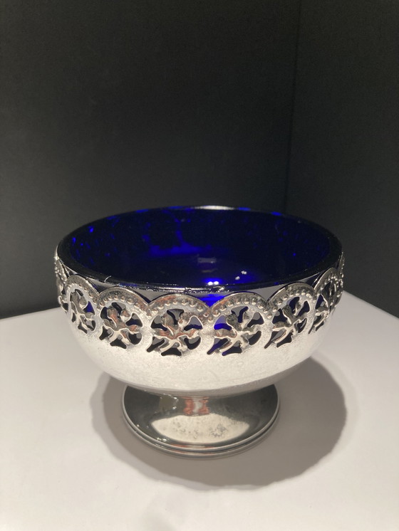 Image 1 of Bol plaqué argent avec plateau intérieur en verre bleu cobalt