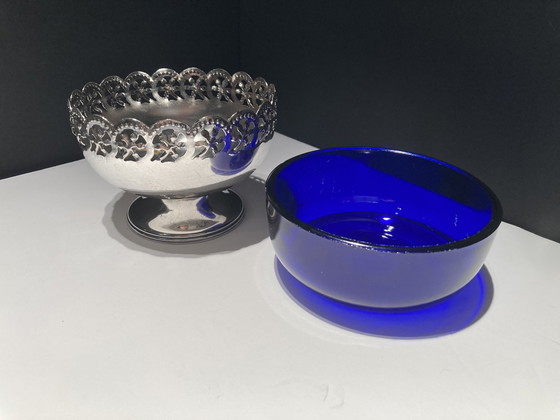 Image 1 of Bol plaqué argent avec plateau intérieur en verre bleu cobalt