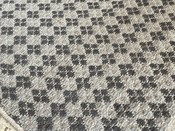 Image 1 of Leolux Pode Mackay Carpet Liath Grey