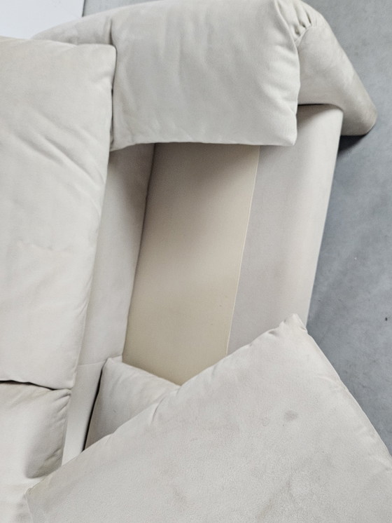 Image 1 of Canapé 2 places Cassina, cuir Alcantara crème