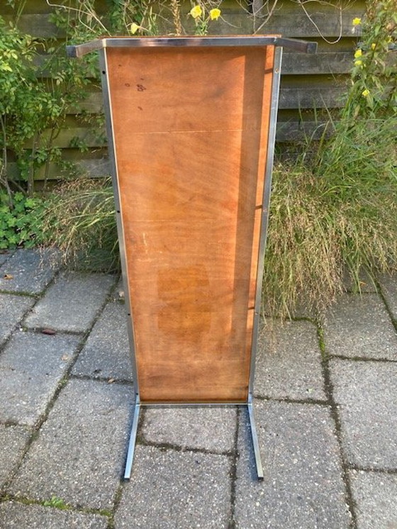 Image 1 of Longue table basse moderne Mid Century avec structure en acier chromé et plateau en teck