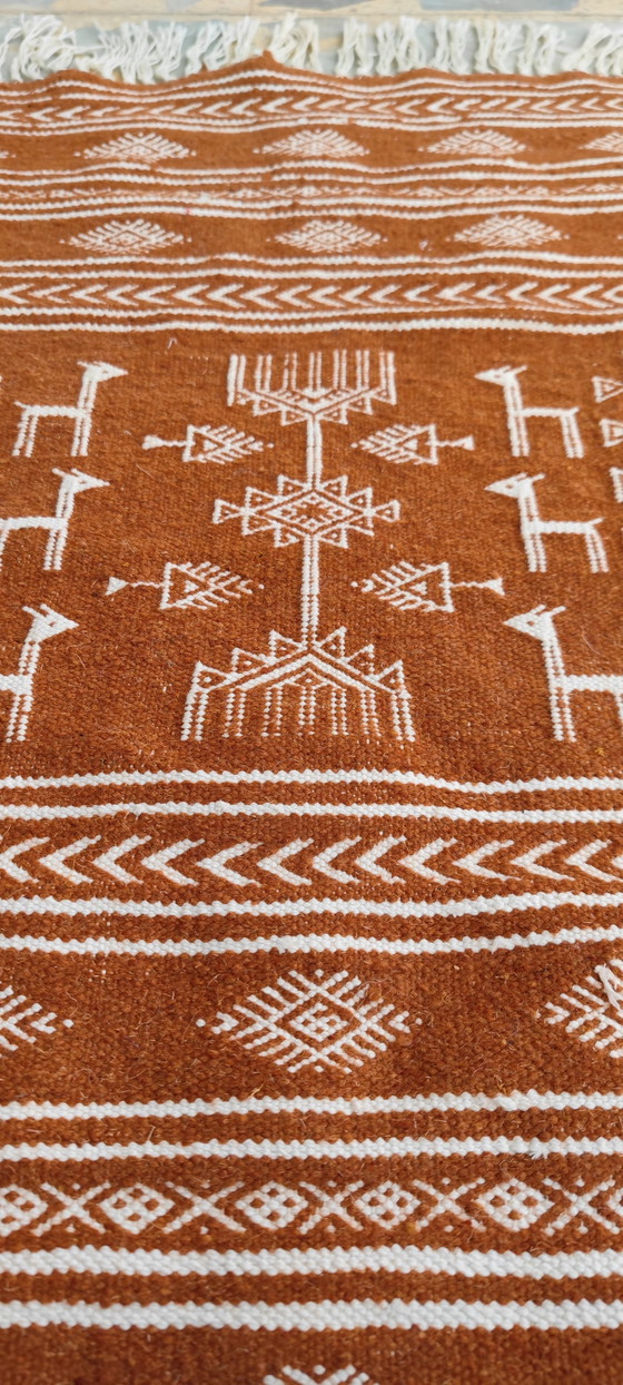 Image 1 of Tapis Kilim Marron Et Blanc À Motifs Gazelles