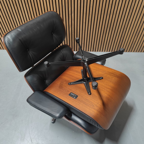 Image 1 of Vitra Eames Lounge Chair Xl + Ottoman - Leather Premium F - nero