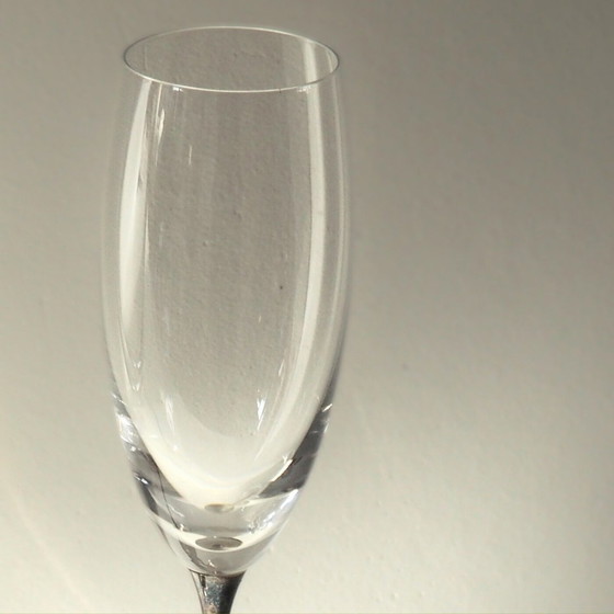 Image 1 of Paire de flûtes de mariage ou de fiançailles en cristal argenté