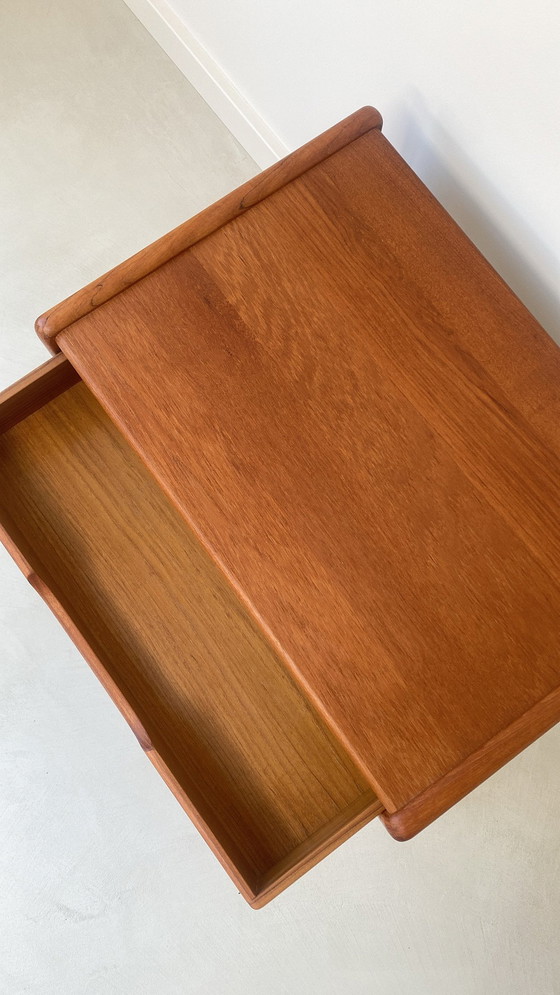 Image 1 of Table d'appoint / armoire / table de chevet vintage en teck