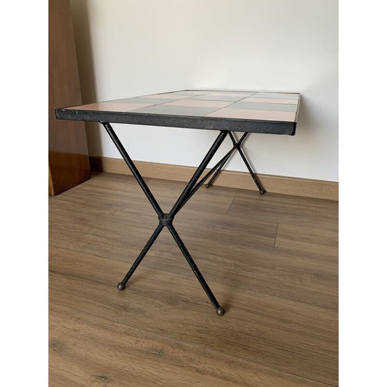 Image 1 of Table basse vintage en métal et damier noir et rose