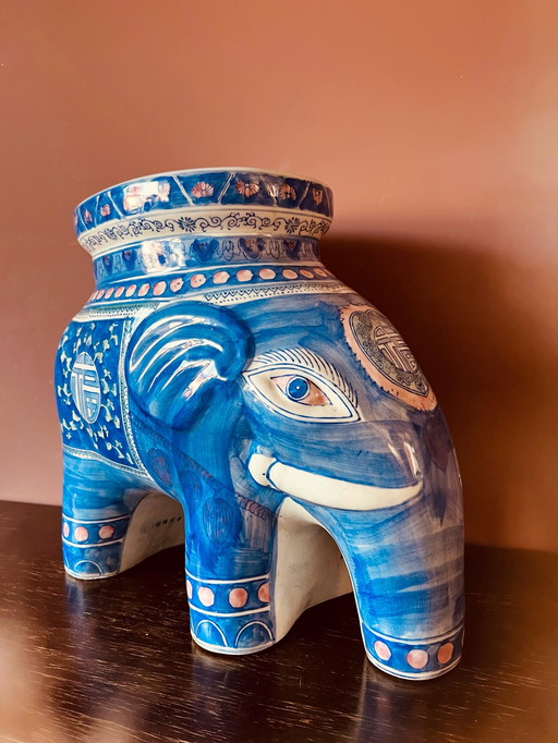 Table à plantes avec éléphant en chinoiserie