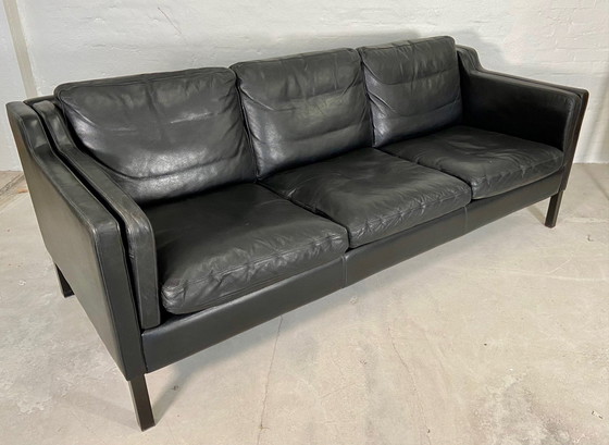 Image 1 of Mid Century Danish Black Leather 3 Seater Sofa by Stouby (Canapé 3 places en cuir noir)