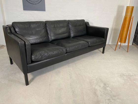 Image 1 of Mid Century Danish Black Leather 3 Seater Sofa by Stouby (Canapé 3 places en cuir noir)