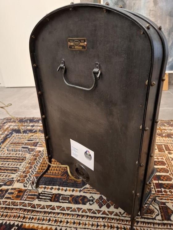 Image 1 of Poêle à réaction vintage