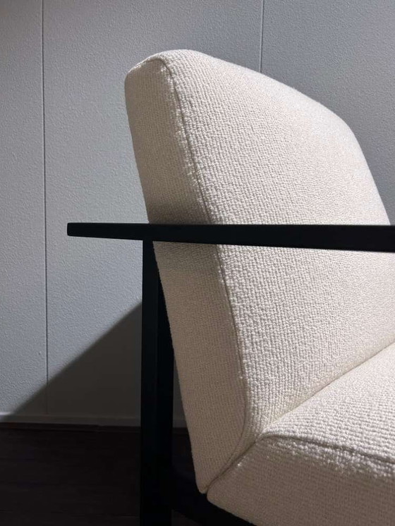 Image 1 of Fauteuil Montèl Blanc Crème Avec Piétement Noir