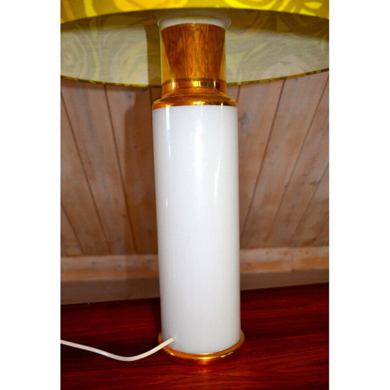 Image 1 of Lampe de table vintage en verre blanc et base dorée par Uno et Osten Kristiansson pour Luxus, Suède 1960