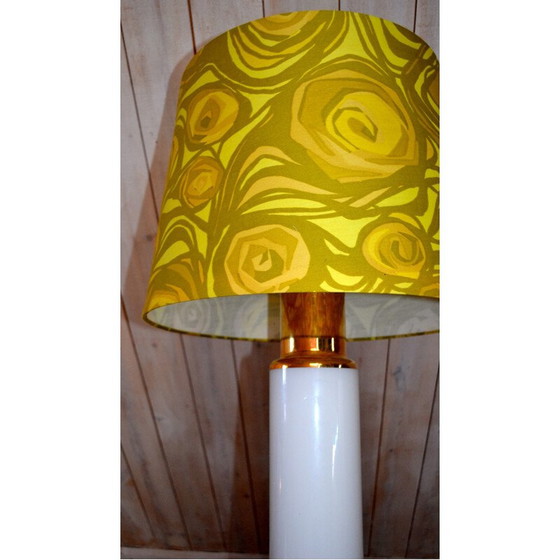 Image 1 of Lampe de table vintage en verre blanc et base dorée par Uno et Osten Kristiansson pour Luxus, Suède 1960