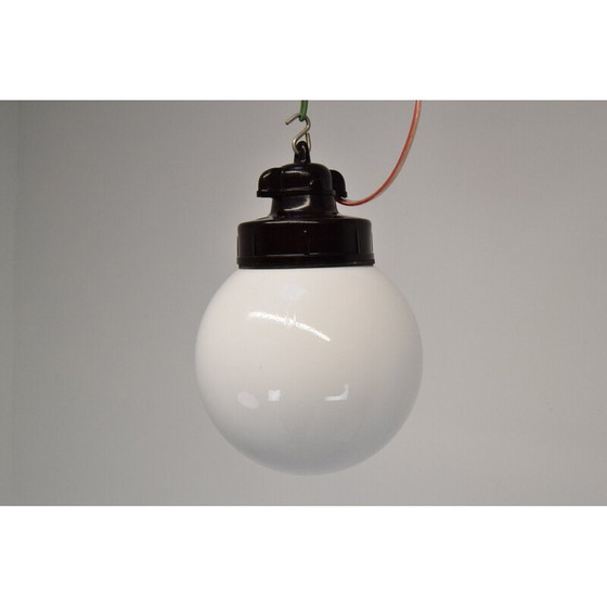 Image 1 of Lampe suspendue industrielle en verre, Tchécoslovaquie, années 1950