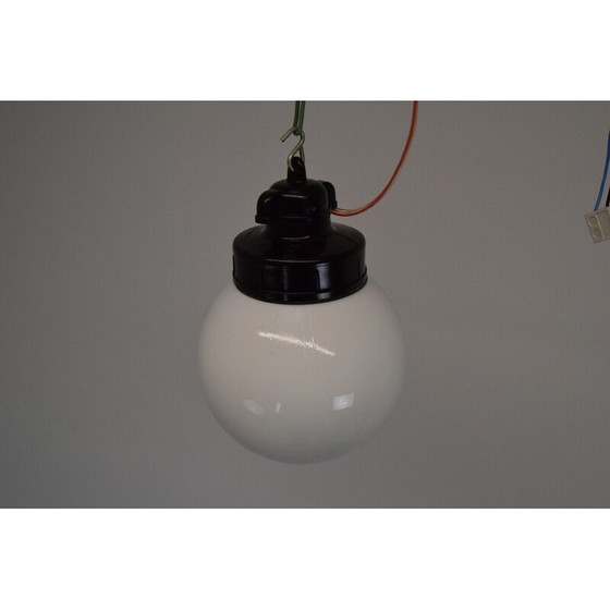 Image 1 of Lampe suspendue industrielle en verre, Tchécoslovaquie, années 1950