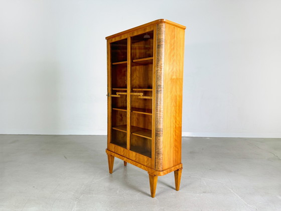 Image 1 of Biedermeier vitrine armoire en noyer Ca. 1820