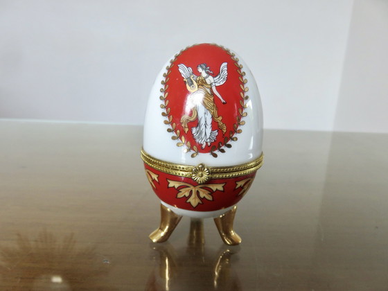 Image 1 of Ensemble De 19 Boites Oeuf En Porcelaine Et Laiton, 1980