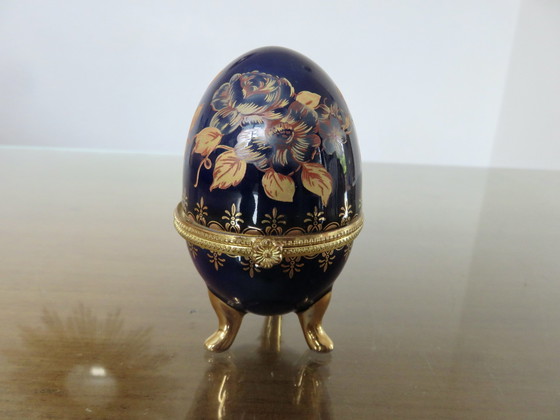 Image 1 of Ensemble De 19 Boites Oeuf En Porcelaine Et Laiton, 1980