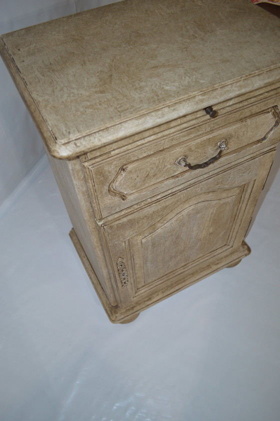 Image 1 of Grand buffet, avec technique de peinture unique