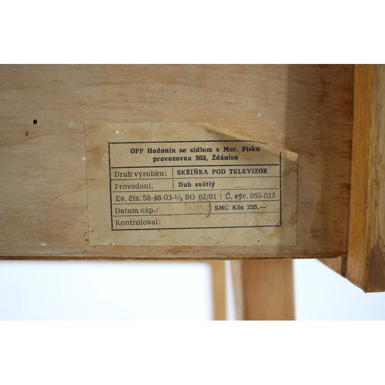 Image 1 of Armoire vintage en chêne et verre, Tchécoslovaquie années 1960