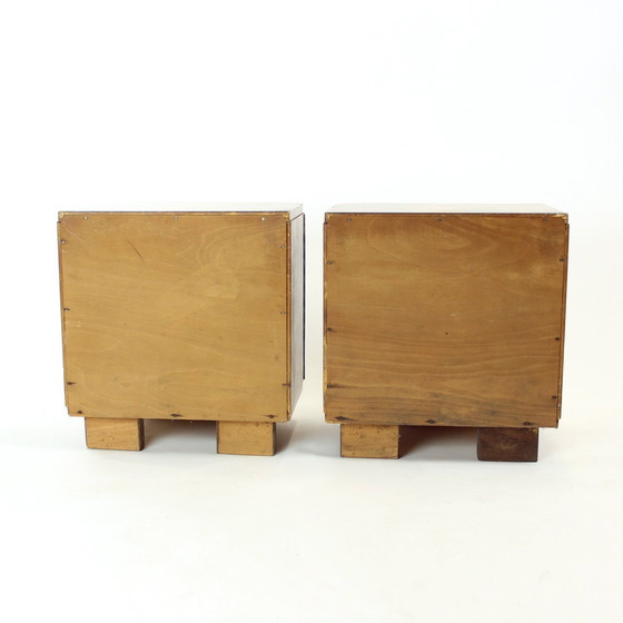 Image 1 of Ensemble de 2 tables de chevet Art Déco en noyer, Tchécoslovaquie années 1940