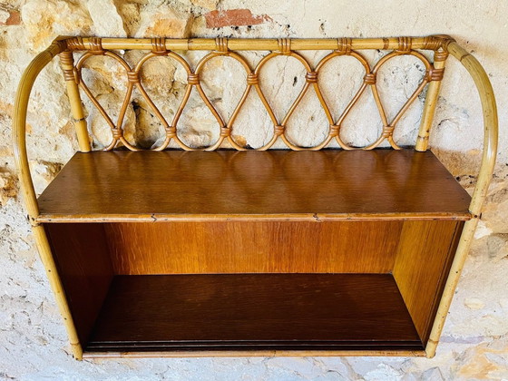 Image 1 of Etagère murale vintage en rotin et bambou avec portes coulissantes en verre, 1960S