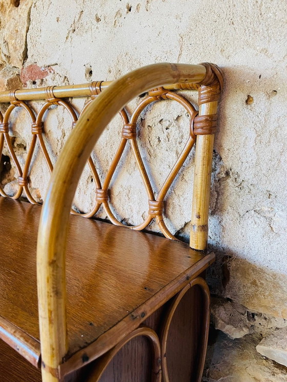Image 1 of Etagère murale vintage en rotin et bambou avec portes coulissantes en verre, 1960S
