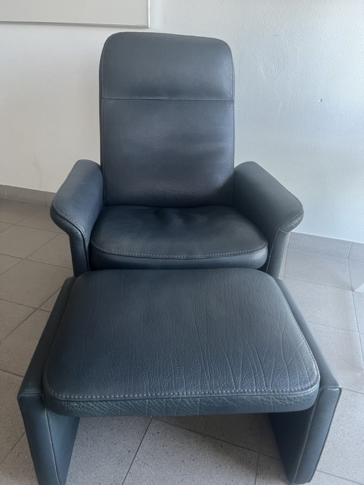 Desede Ds50 Fauteuil design en cuir bleu avec hocker