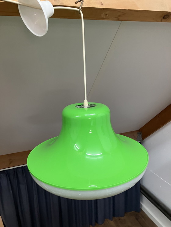 Image 1 of Lampe pendante en plastique vert de l'âge de l'espace Massive Belgium