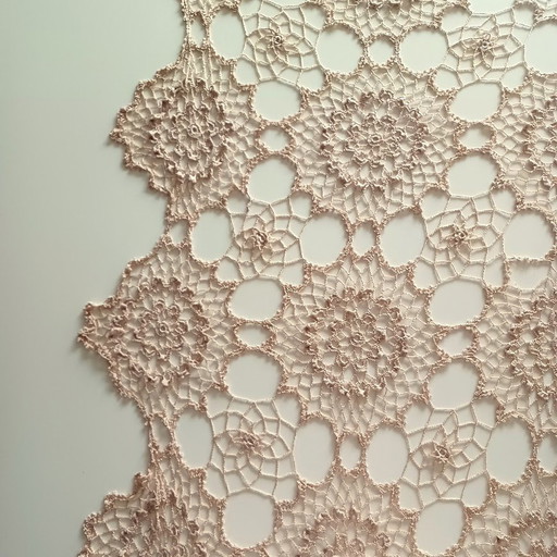 Couvre-lit vintage, fait main au crochet fin. Pièce Unique ! 325 cm X 270 cm