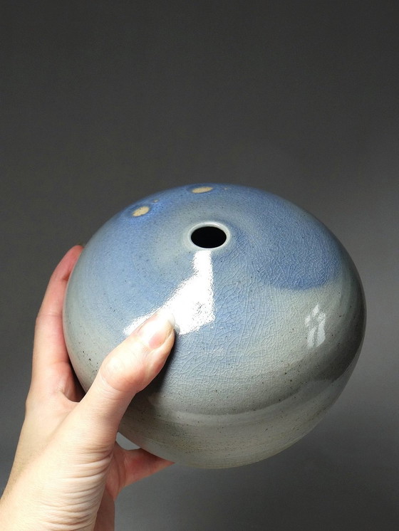 Image 1 of Petit Vase Boule En Grès Vernissé Tourné Main Contemporain Bleu Signé Mlm