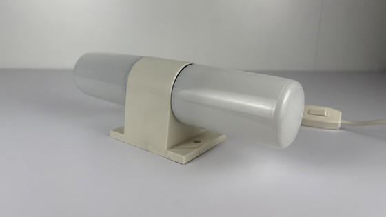 Image 1 of Lampe murale vintage en plastique/verre, raccords en porcelaine