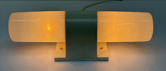 Image 1 of Lampe murale vintage en plastique/verre, raccords en porcelaine