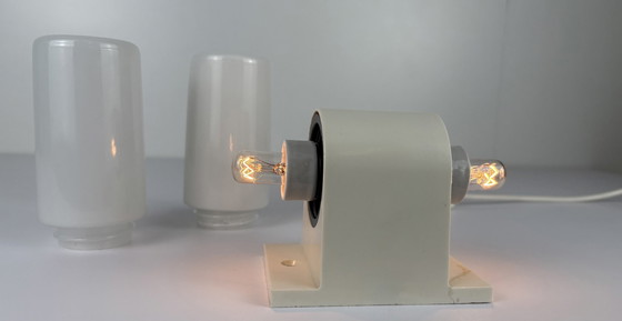 Image 1 of Lampe murale vintage en plastique/verre, raccords en porcelaine